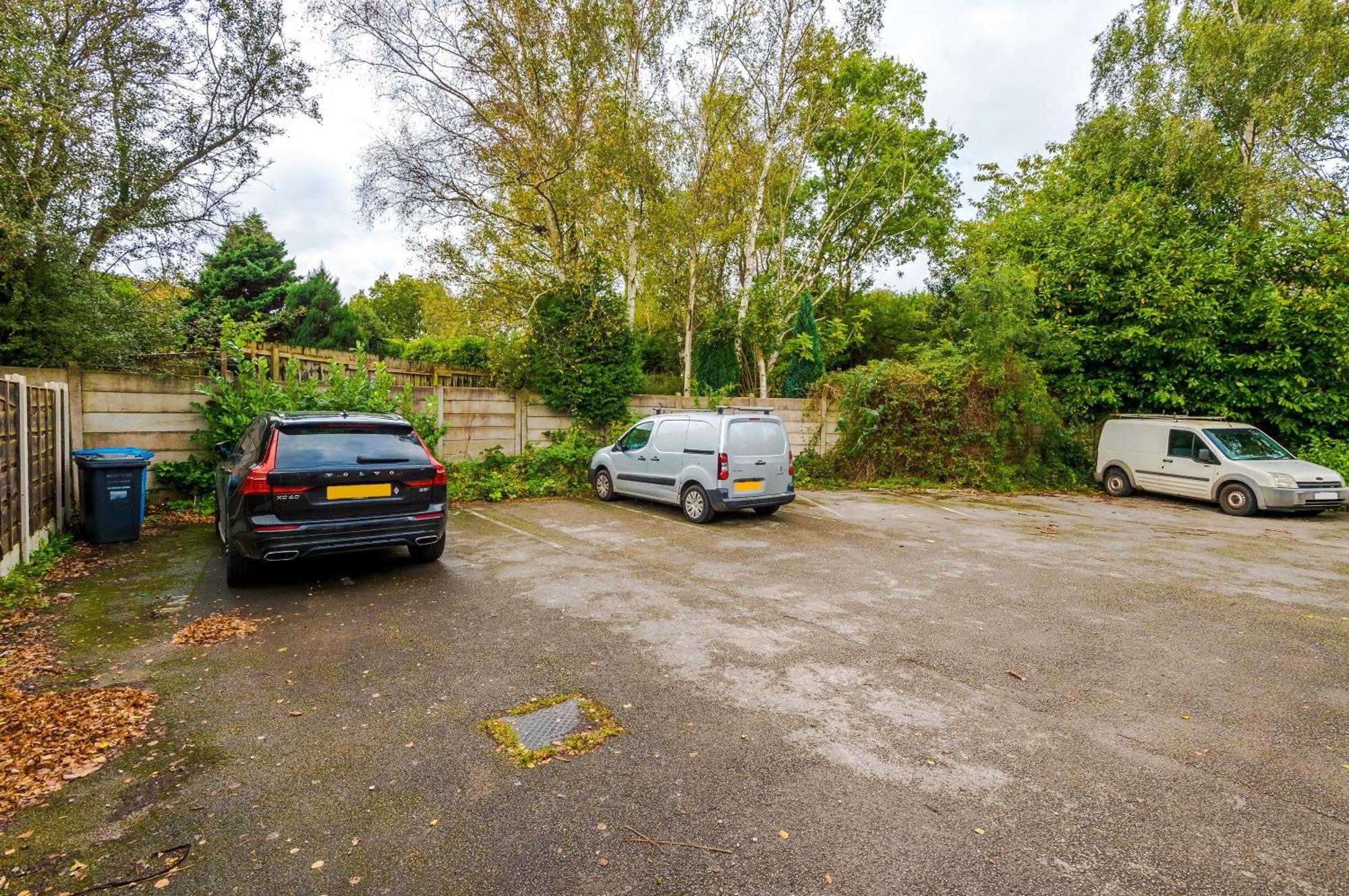 Manchester Comfortable 3 Bedroom House, Free Parking, Wifi & Disneyplus Worsley Kültér fotó